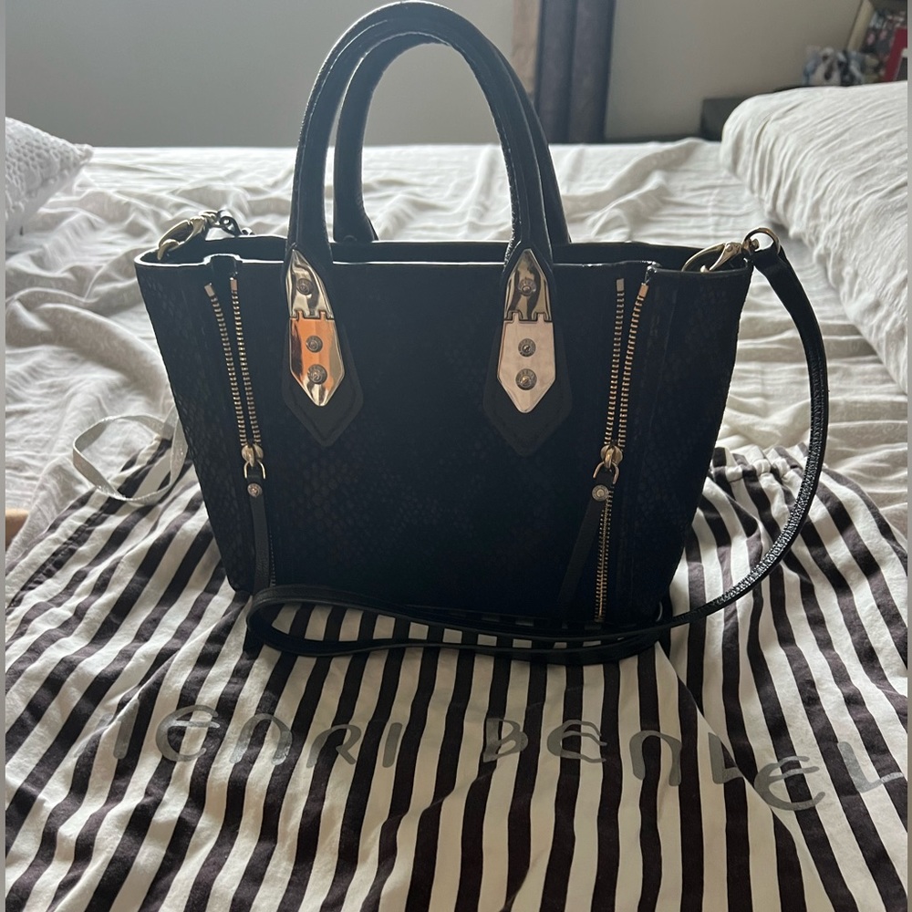 Henri Bendel Crossbody Black